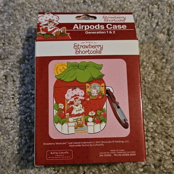 AirPods Case - Red - Picture 3 of 4